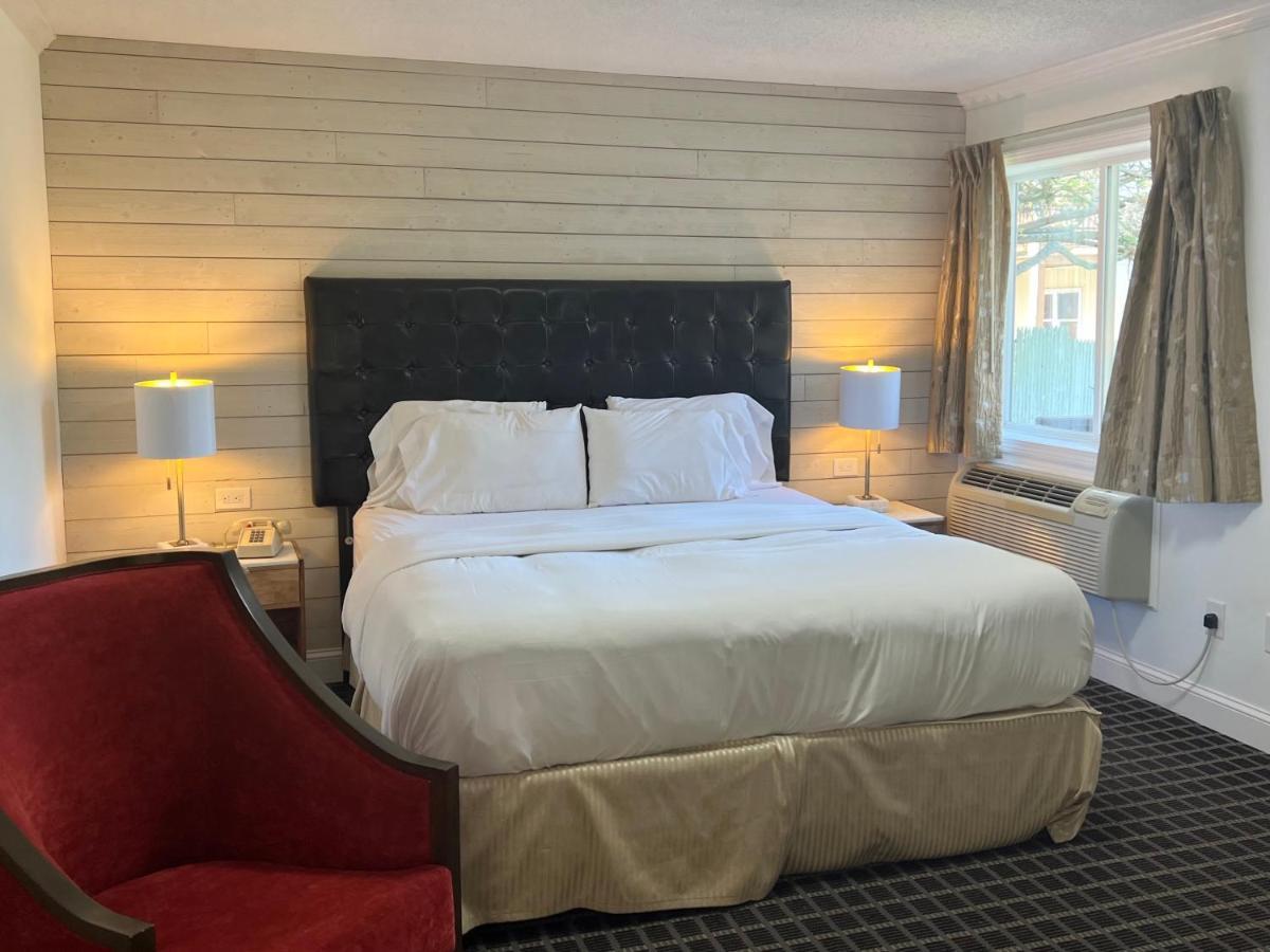 Rocky River Inn New Milford エクステリア 写真