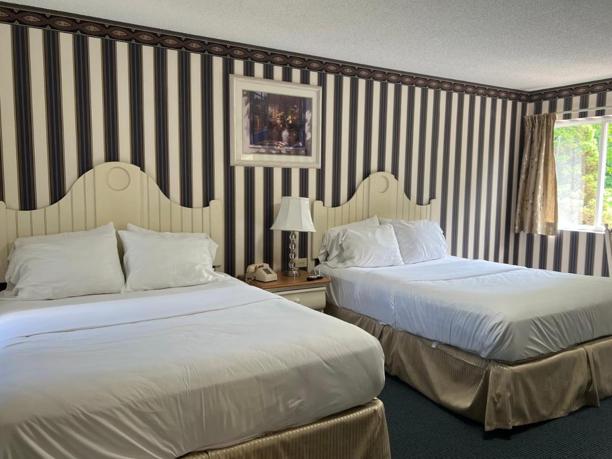 Rocky River Inn New Milford エクステリア 写真